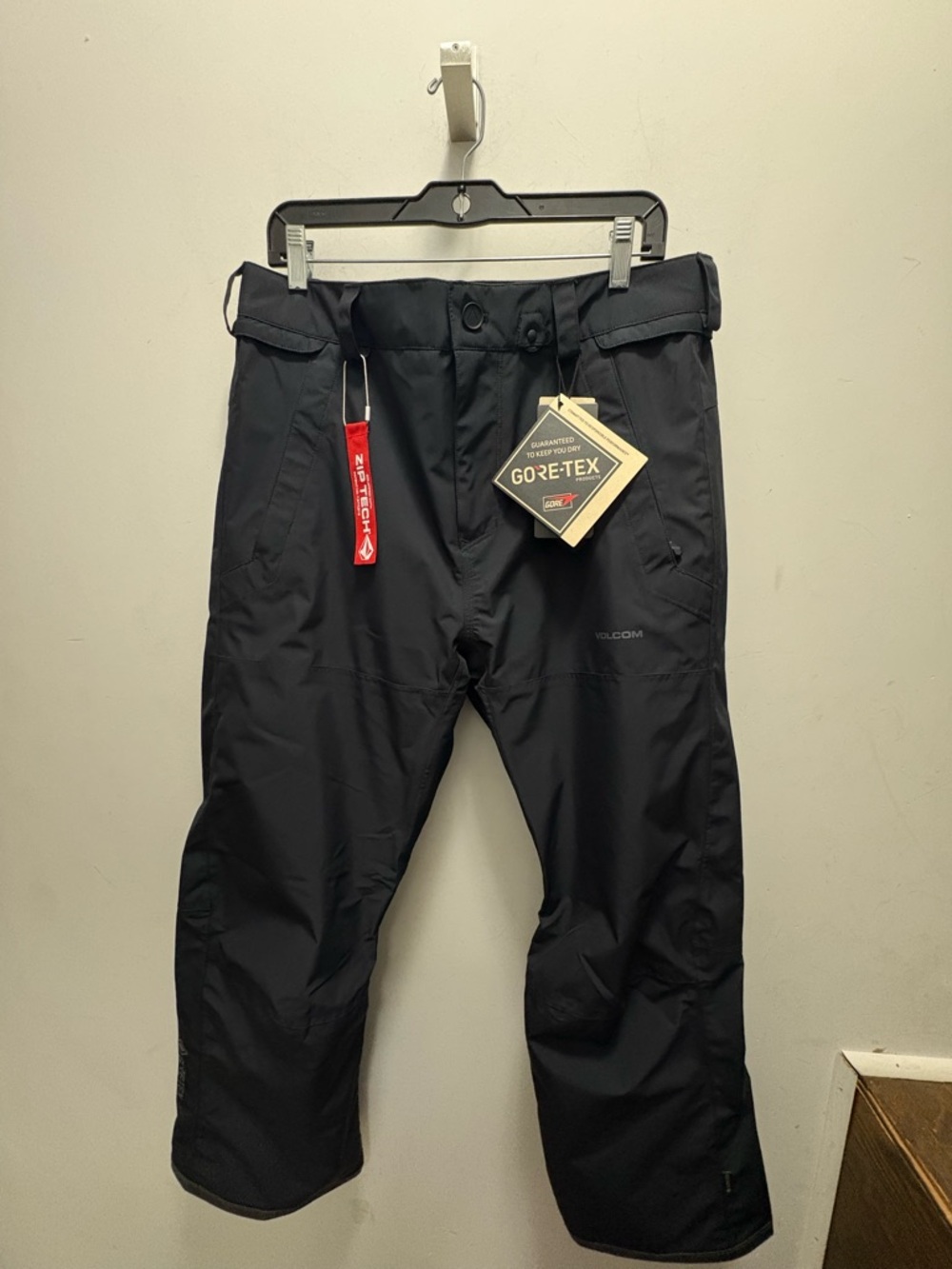 Volcom Black GORE-TEX Insulated Snow Pants